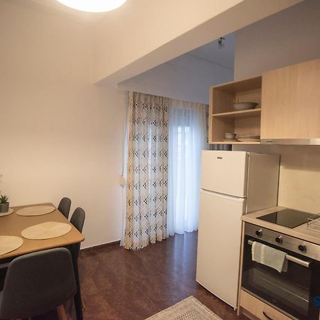 Explore Greece From Lovely City Centre Apartment Chalkís Zewnętrze zdjęcie